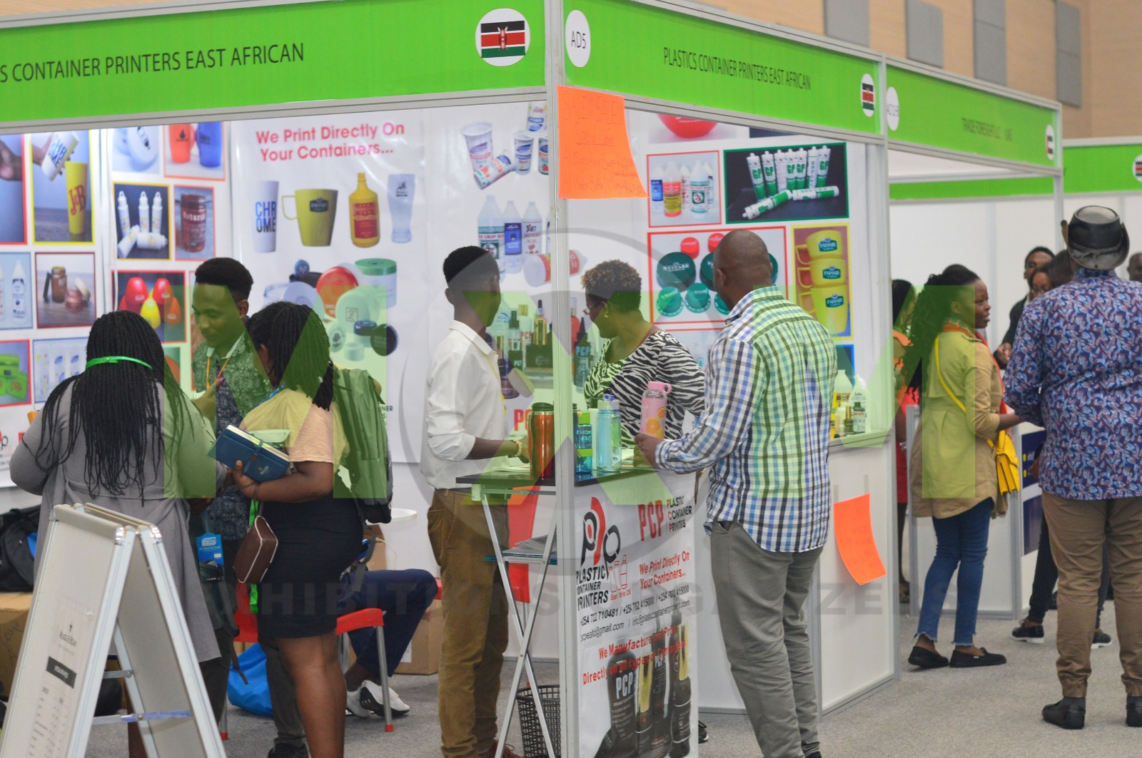 モーダルウィンドウで表示します。